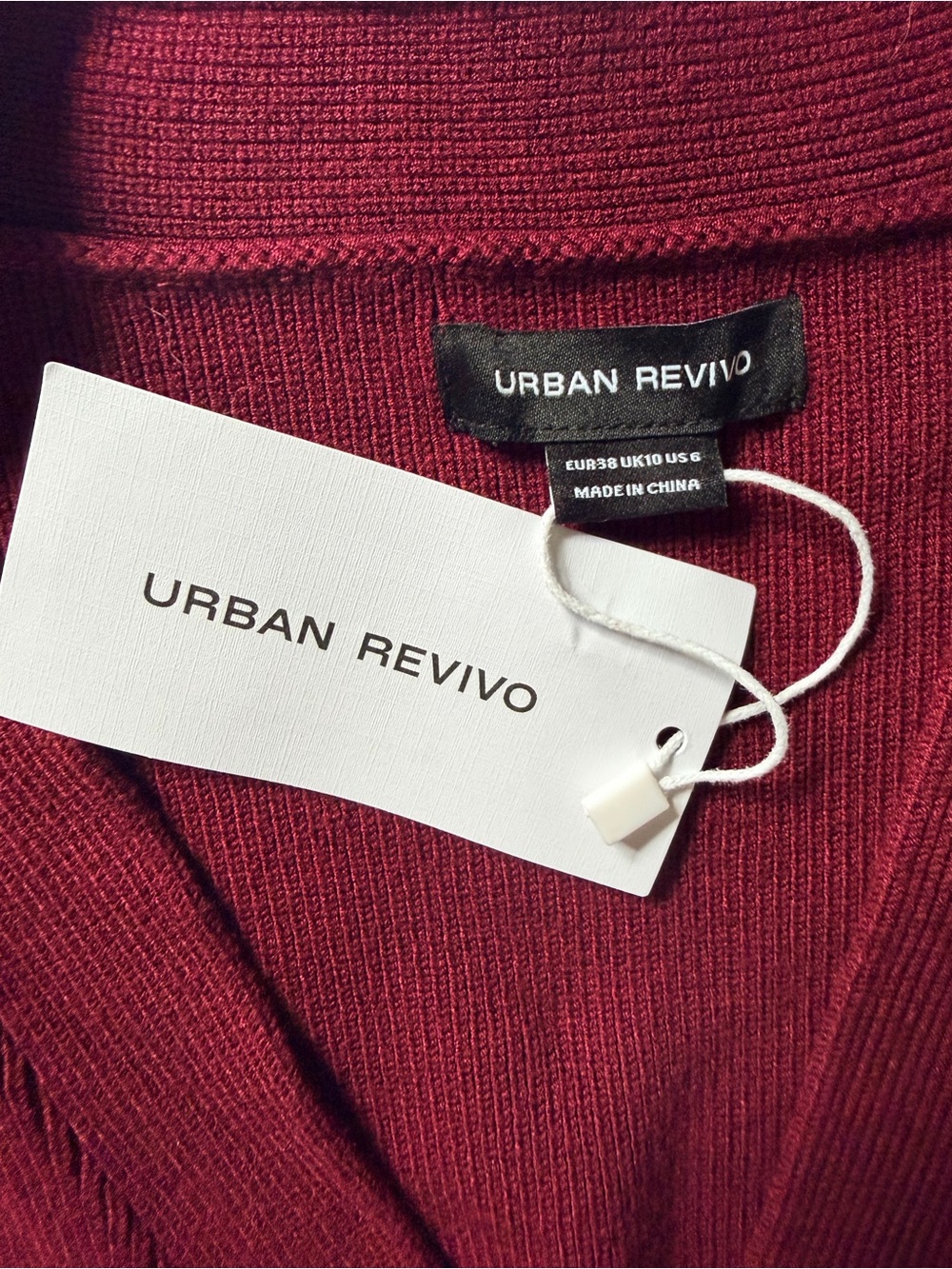 NWT Urban Revivo Women's Deep Burgundy V-Neck Single-Button Cardigan - Picture 8 of 9